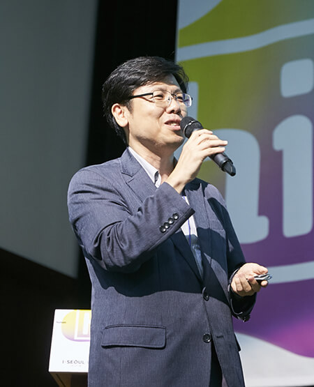 Jongwoo Kim