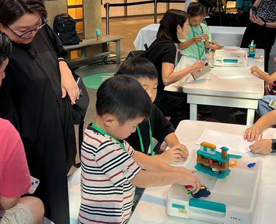 レゴ🄬×AI 体の動きでロボットを動かそう！